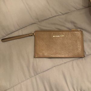 Wristlet